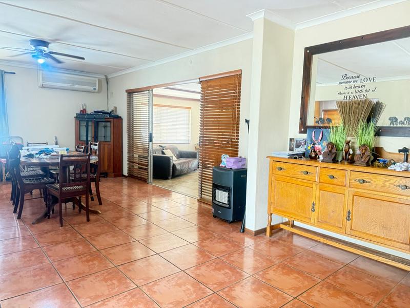 4 Bedroom Property for Sale in Bergzicht Western Cape